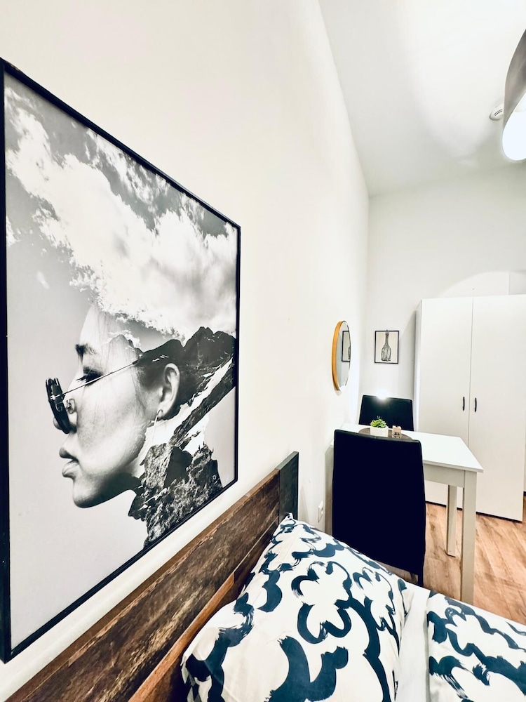 5BR Apt For 10 Walk to Kaufpark Alterlaa