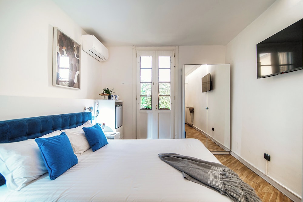 Chic apt near Duomo di Como