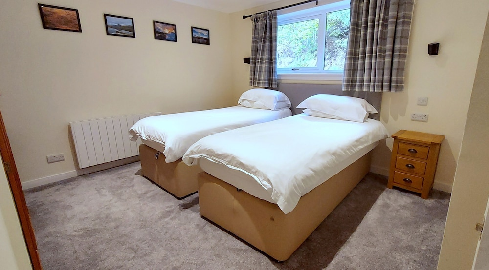 Loch Rannoch Highland Club Red Deer Lodge 02