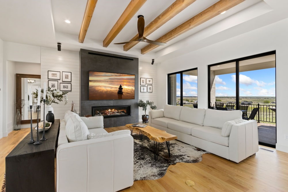 Bridle Ridge Retreat Modern Comfort, Open Views