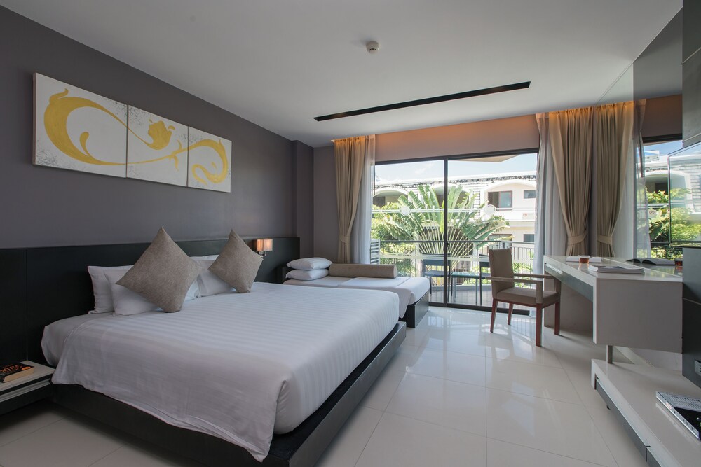 Studio Apartments With Shared Pool Near