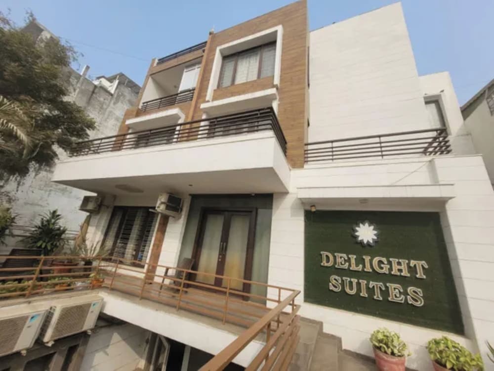 Fabhotel Delight Suites