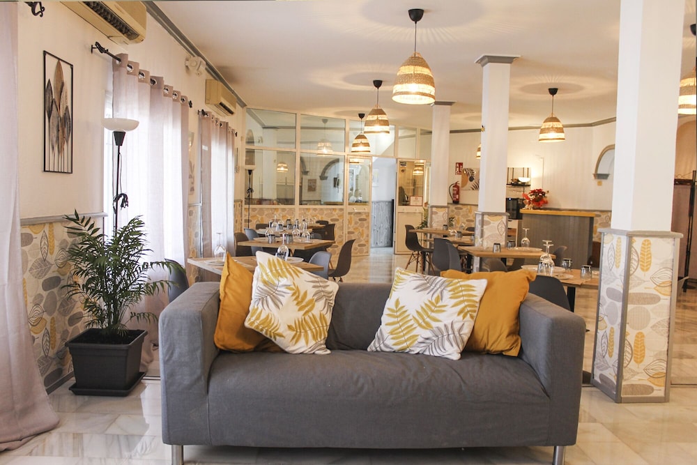 Hotel Restaurante Vía Sevilla - Cádiz by MA 22 Puntos