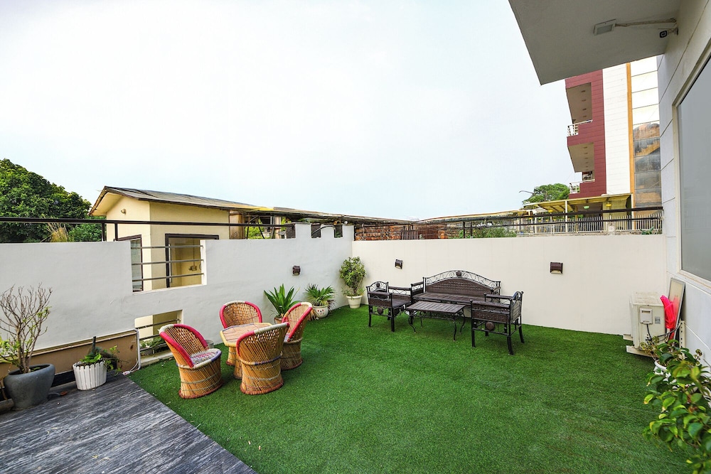 Fabhotel Gazelle