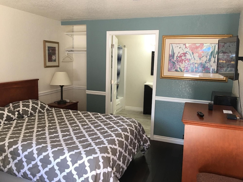 Belfair Motel