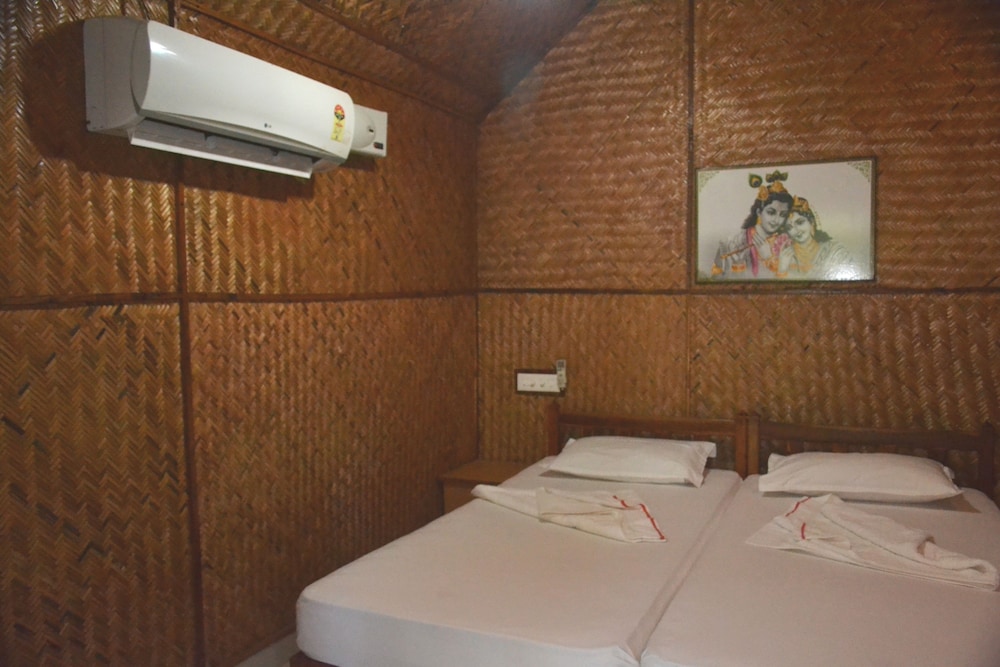 Savithri Inn