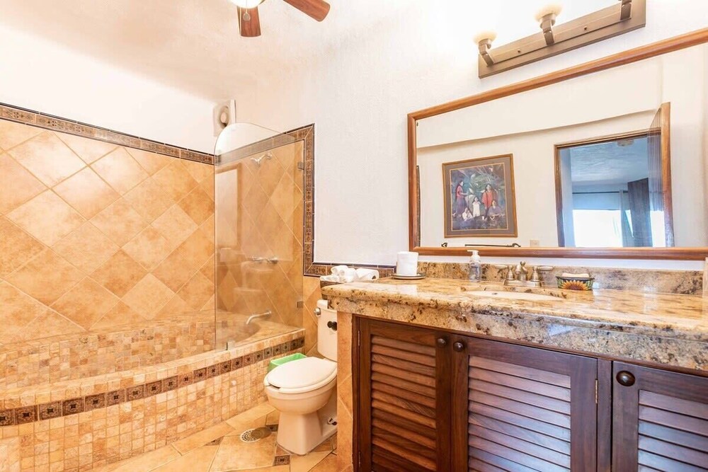 Ocean View 2Br Condo-balcony-beach-pool - 610
