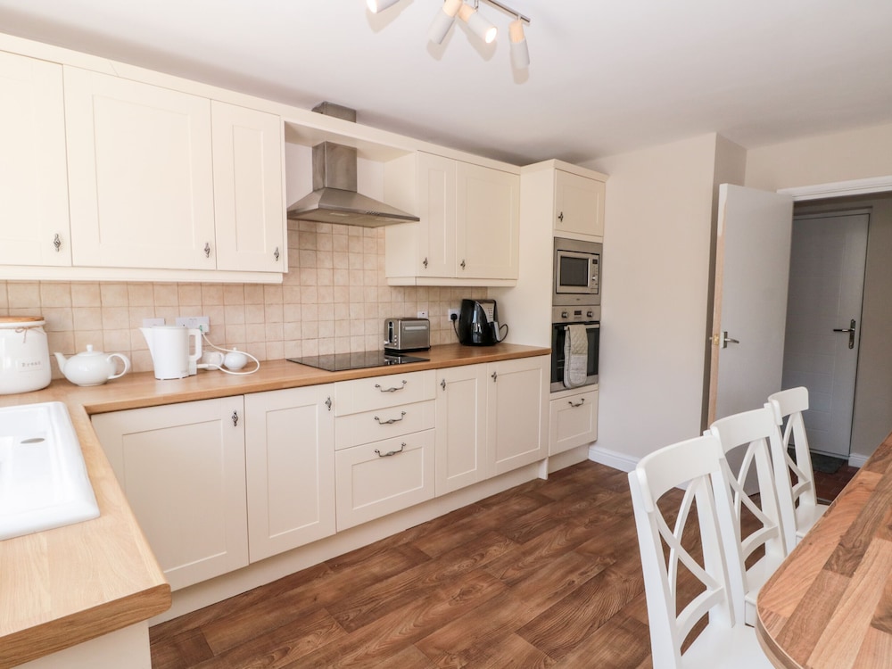 Highcliffe Cottage