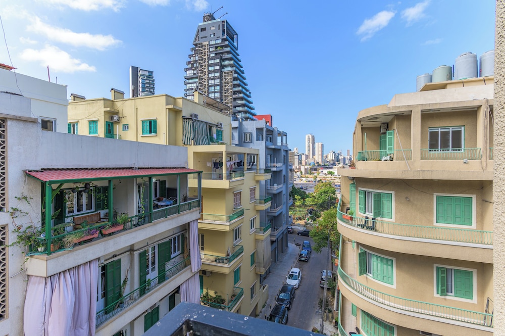 Cove - 2Br Apt W Balcony in Mar Mikhael