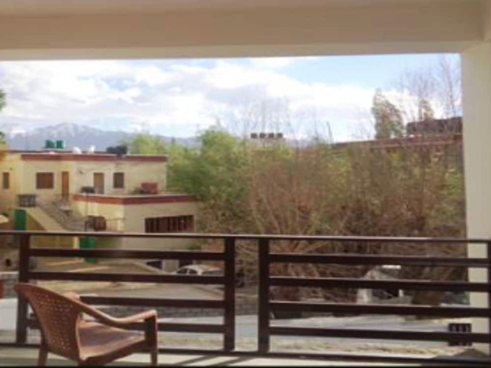TIH Hotel Wang Residency