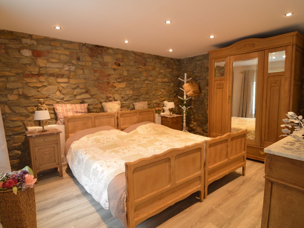 Stylish Stay Near Forest