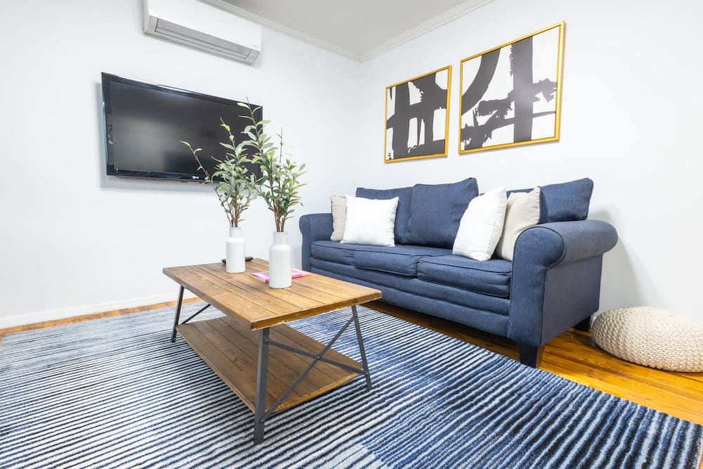 26-1c Gramercy Large 1BR WD