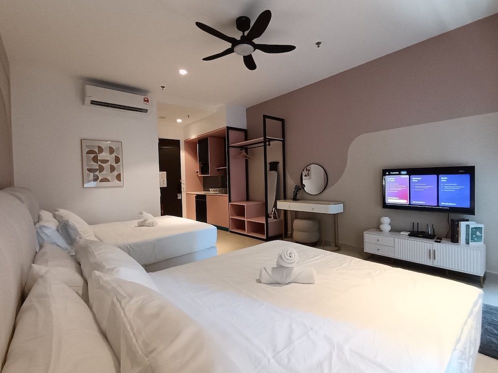 The Paxtonz by Manhattan Group