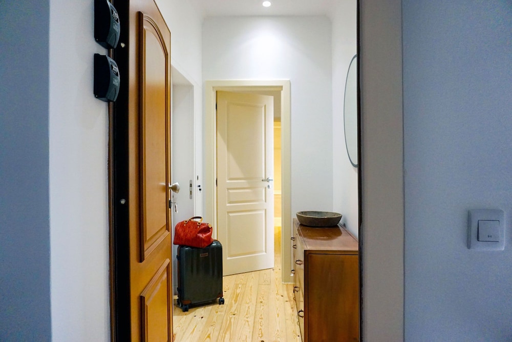 Sonel Investe Anjos Boutique Apartments