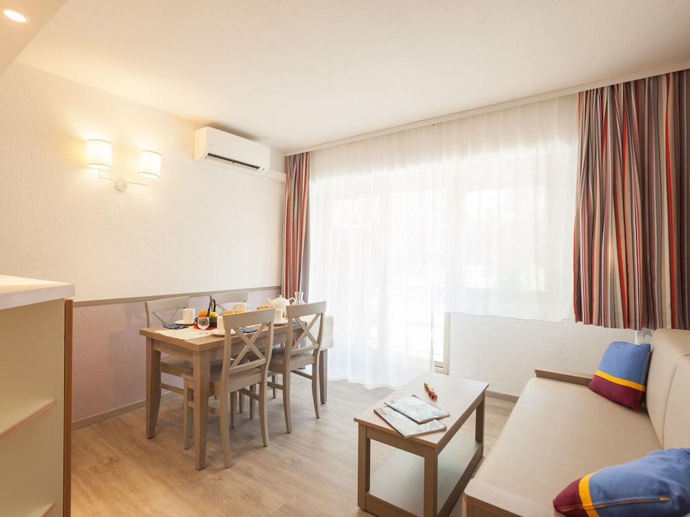 Air-conditioned Studio in Sainte Maxime view 2
