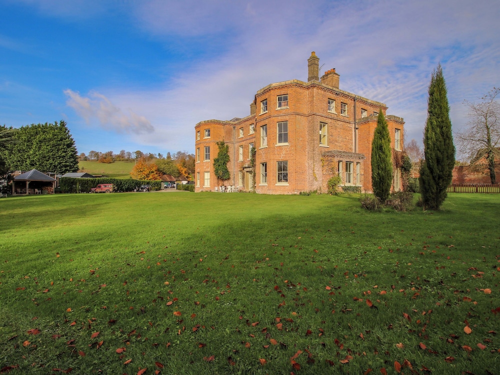 Caynham Court