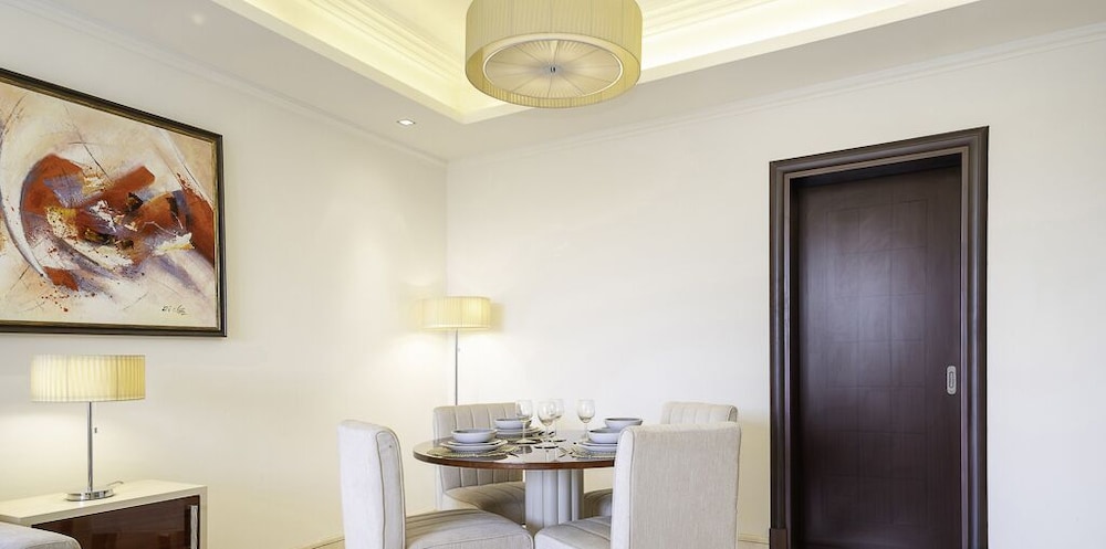 LUX The Grandeur Palm Garden View Suite