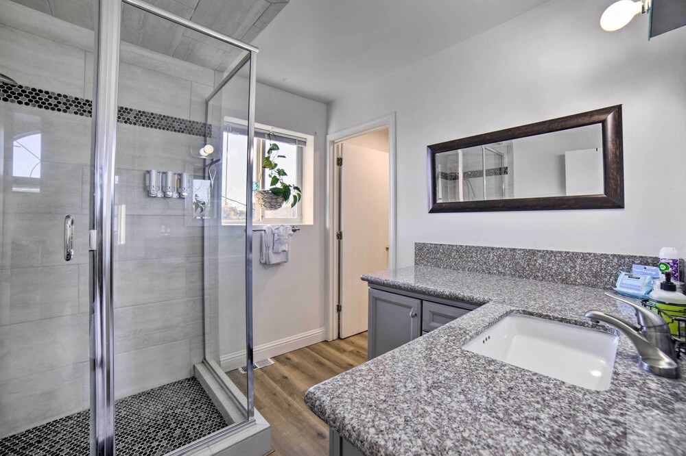 Reno Vacation Rental: 1 Mi to Casinos! view 2