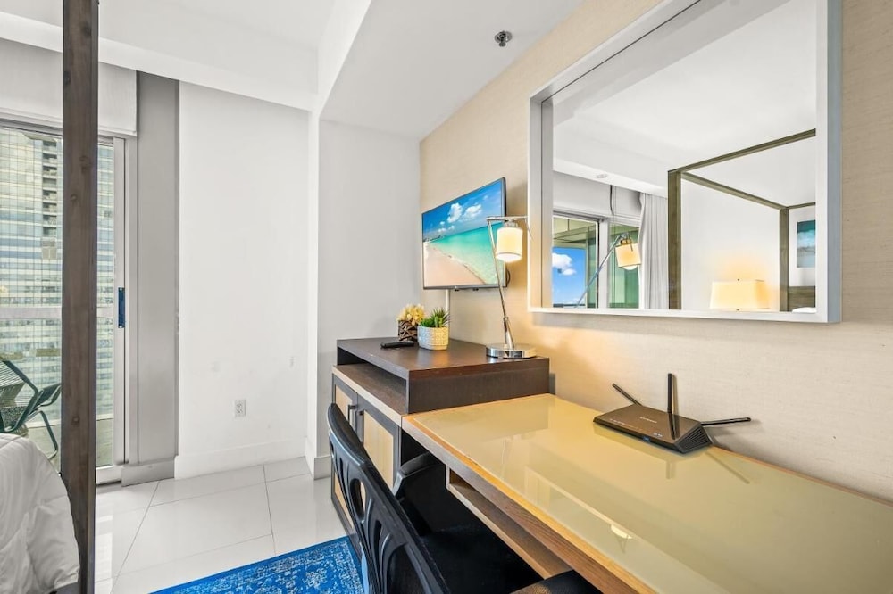 Luxury Brickell 3 Beds Sleeps 8