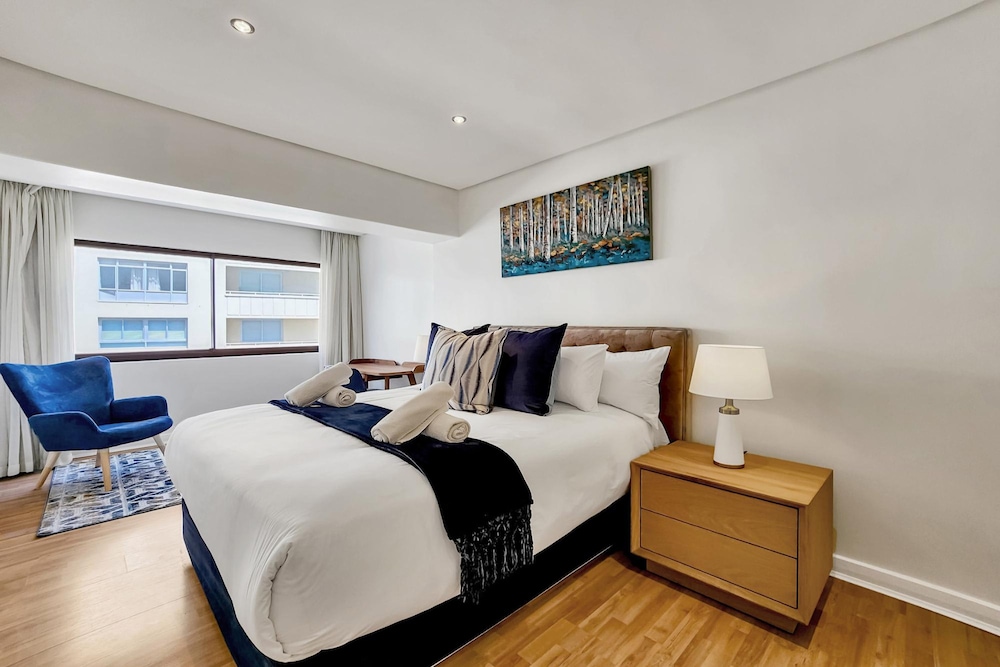 3bed Apartment in Cape Town w Views Ocean Outlook