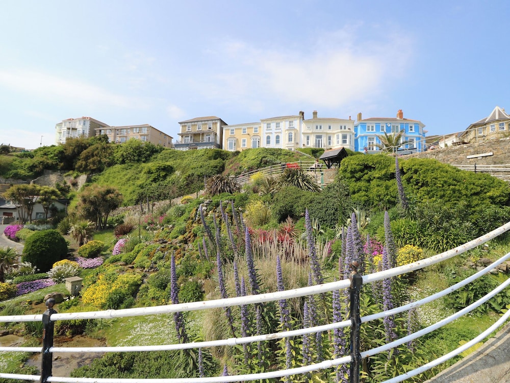 No. 5 Cliffview