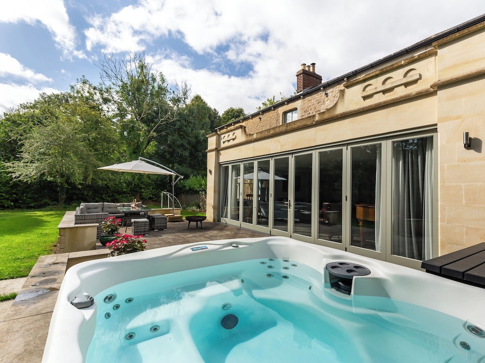 Vallis Oak Villa