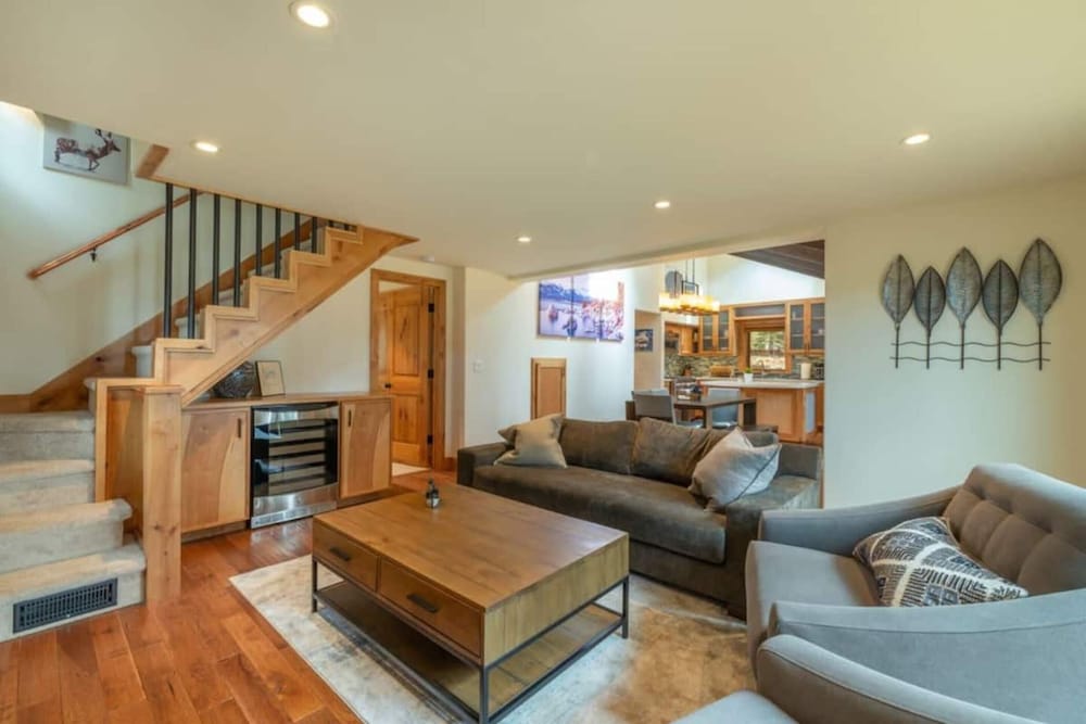 Henderson by Avantstay Lake View! Walk to Beach, Garwoods More! - Property Image 16