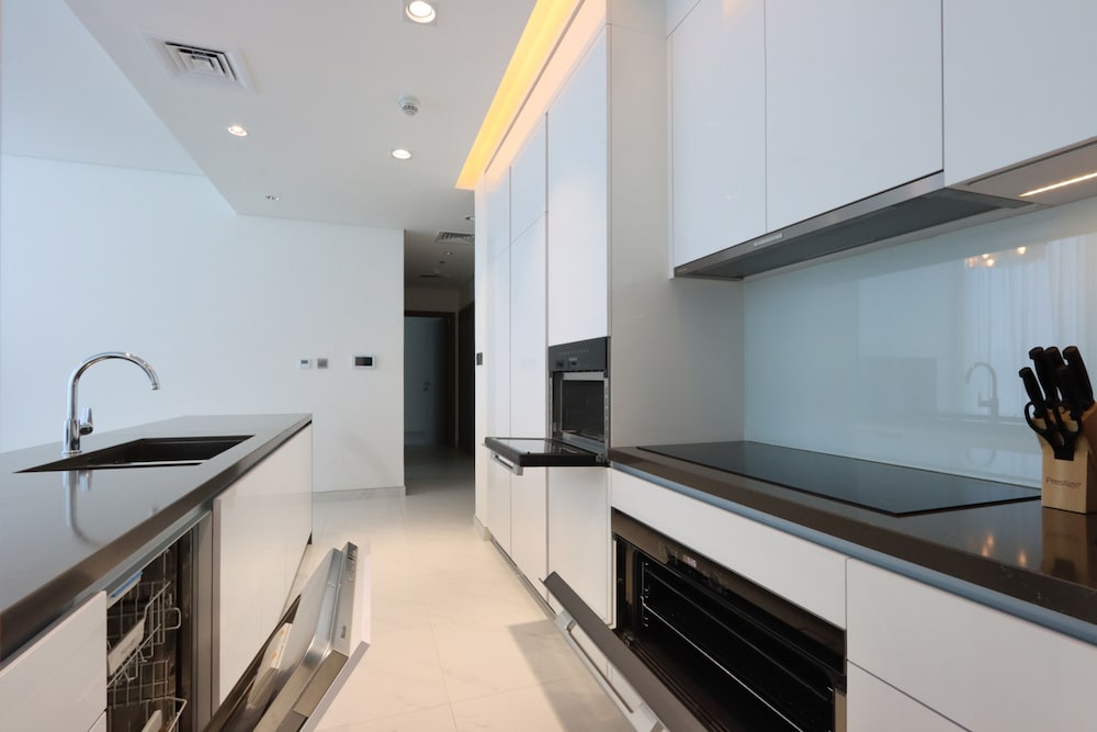 Panoramic 2BR at District One