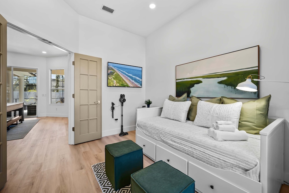 Luxury Retreat With Pool in Palm Coast