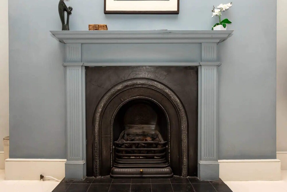 2 Bedroom 2 Bathroom Victorian Maisonette in Barbican