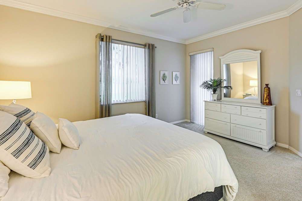 Golf, Swim & Relax! Condo 8 Mi to Dtwn Naples