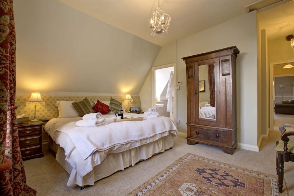 Westwood Lodge Ilkley Moor view 4