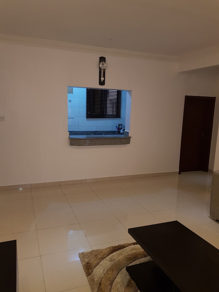 Cadogan Place Estate Apartment