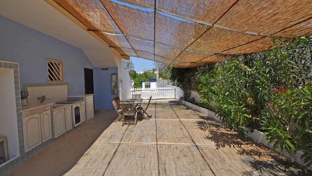 Villetta Certosina 1 - Villa Just a few Meters From the sea
