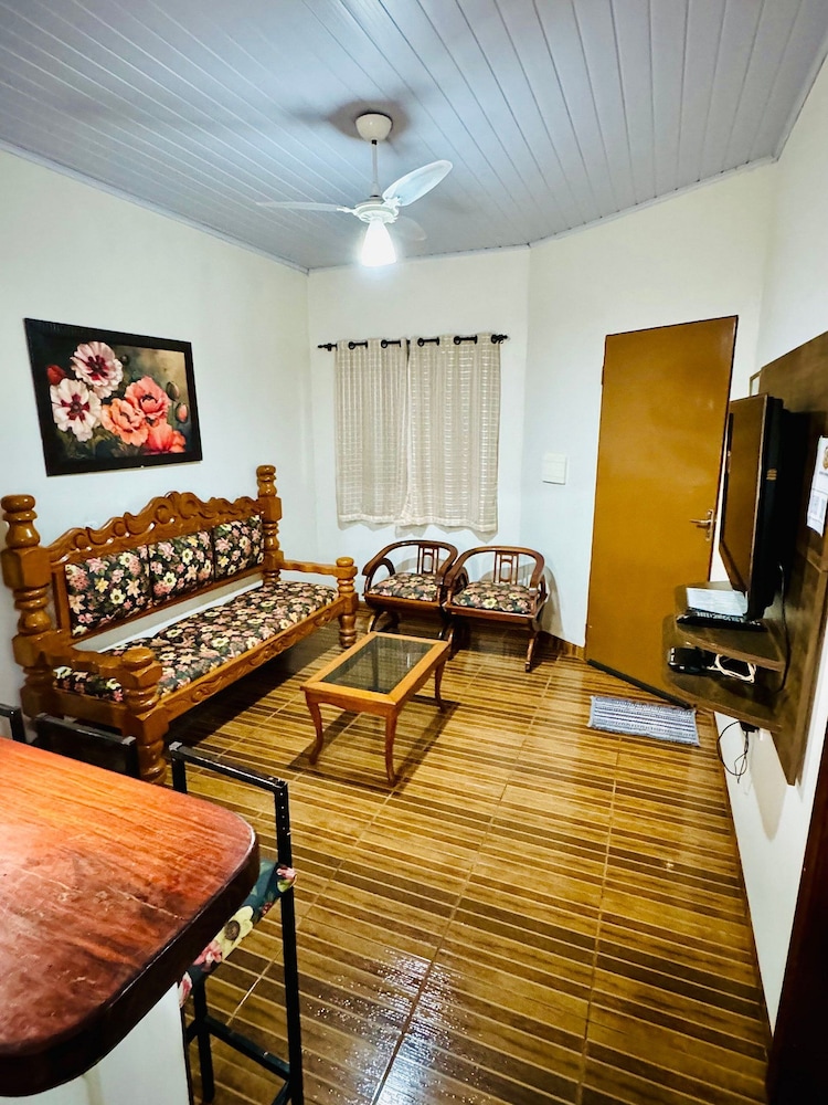 Casa Flor do Ipê Homes