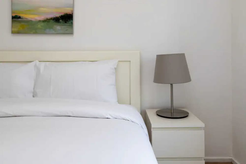 Spacious & Welcoming 4BD House - Kennington