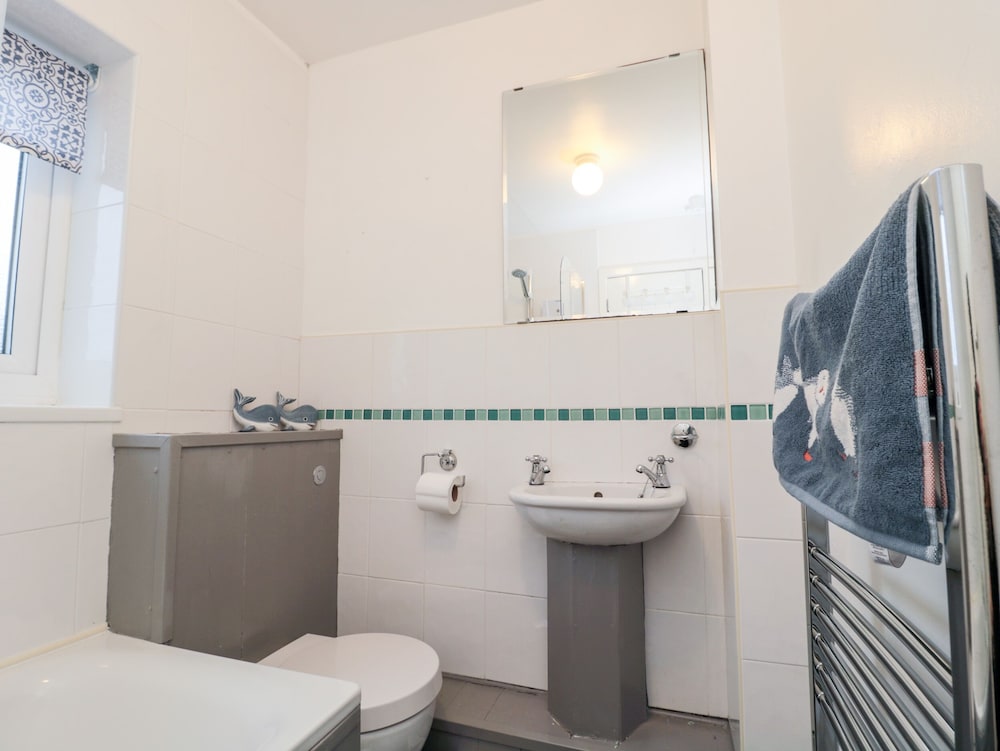 22 Longstone Park