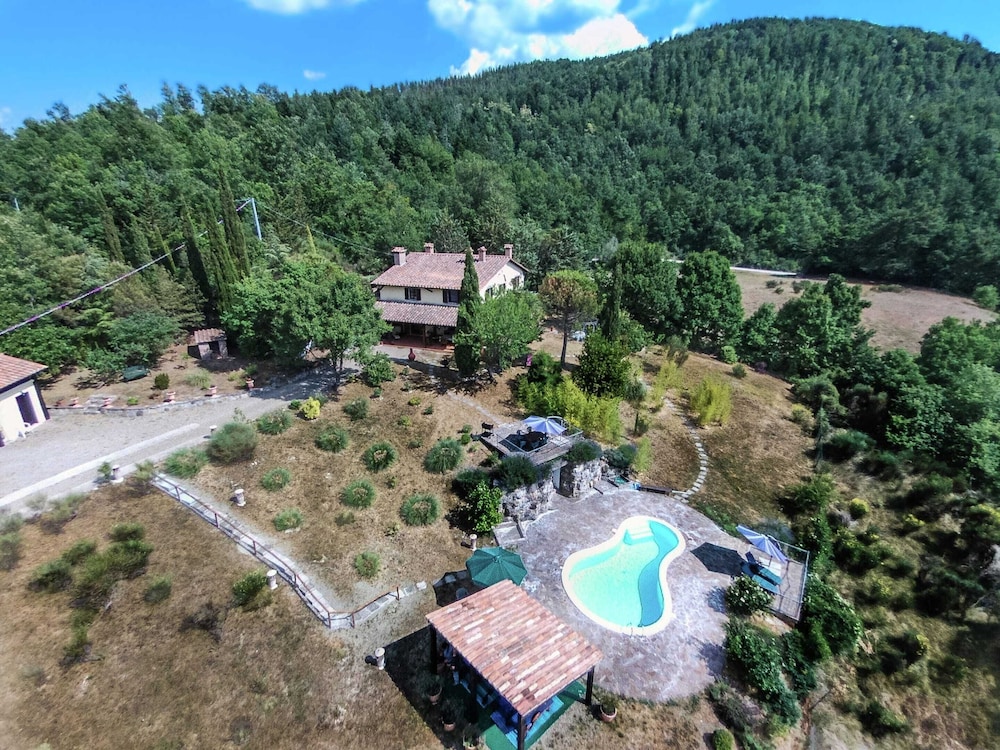 Peaceful Tuscan Escape w/ Pool view 4