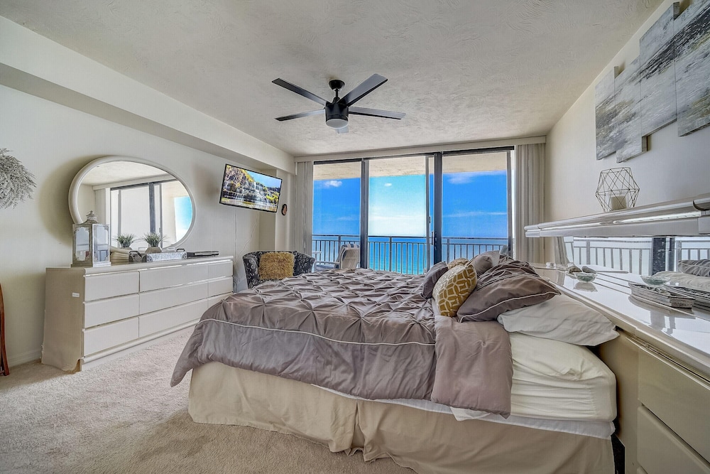 Sherwin Condominium 1801