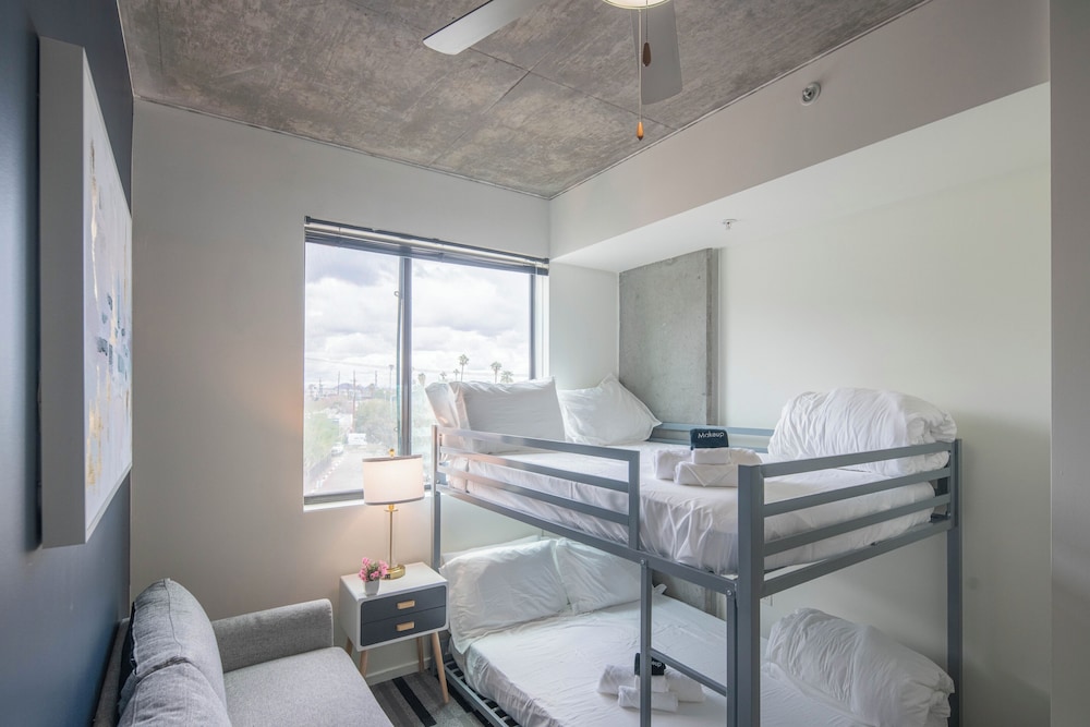ROVE LIVING/KL - Roosevelt Point