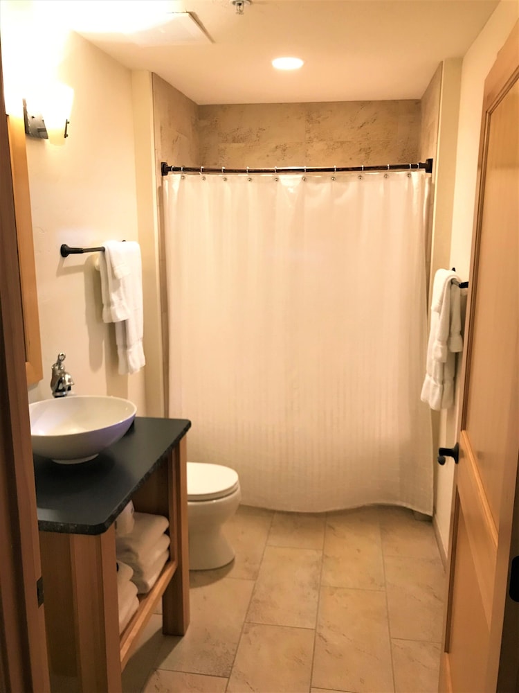 Yakima Vacations - The Lodge at Canyon River Ranch - Property Image 12