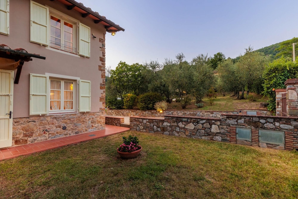 Villa Dondolino in Lucca view 4