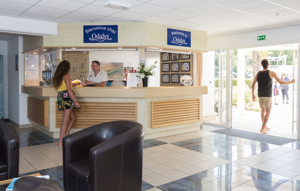 Lobby & Reception