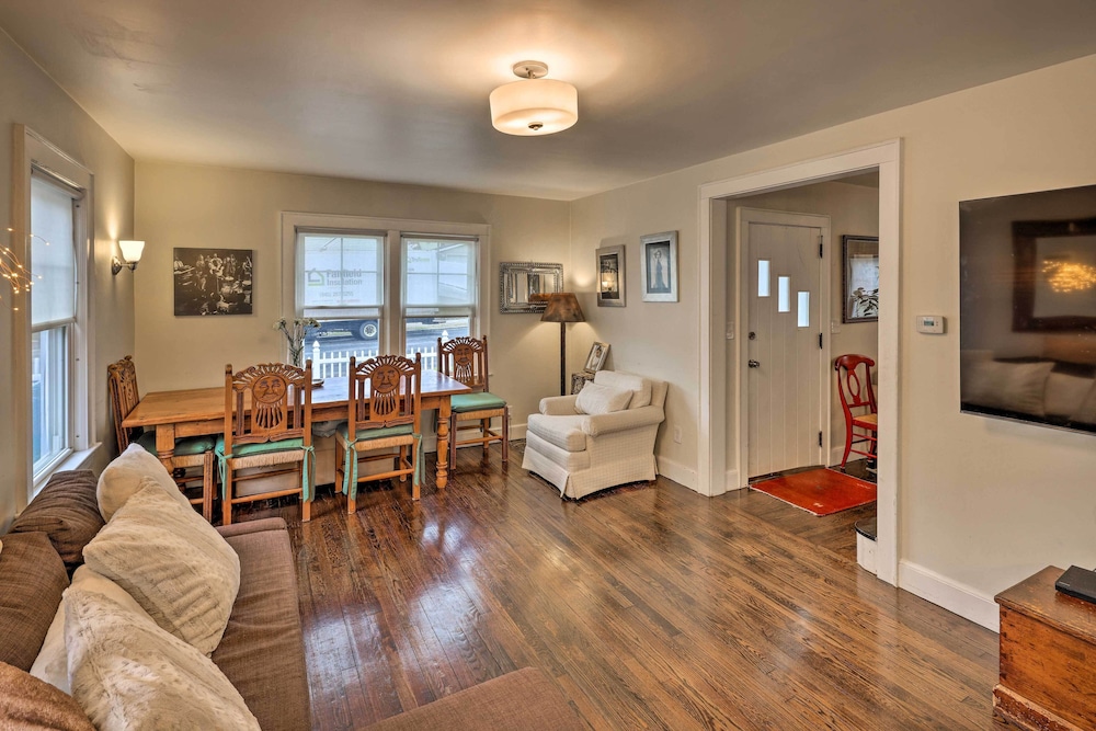Bridgeport Vacations - Bridgeport Vacation Rental - Walk to Beach! - Property Image 21
