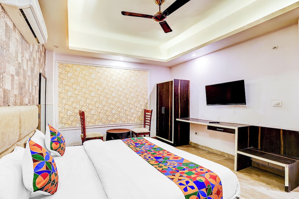 Fabhotel Ramaya Palace