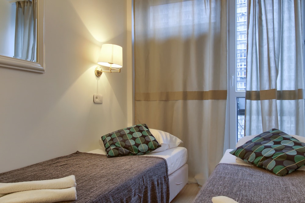 UNIT Warszawa Centrum Room by Metro Rondo ONZ