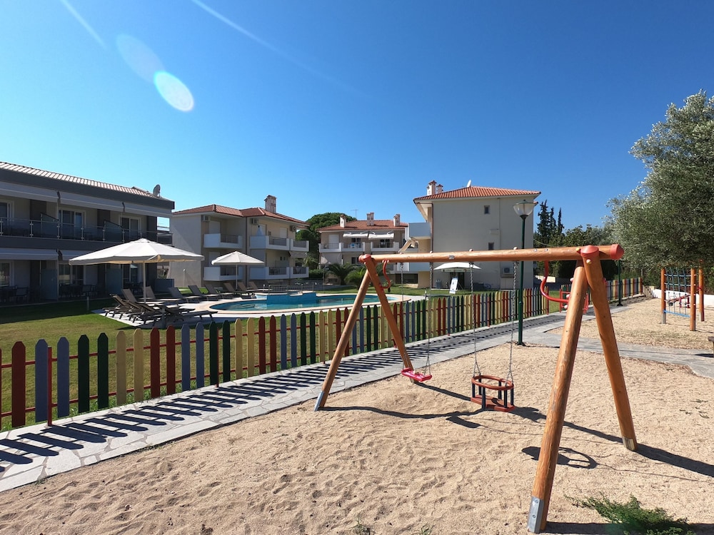 Finikas Garden Beach Resort Nikiti