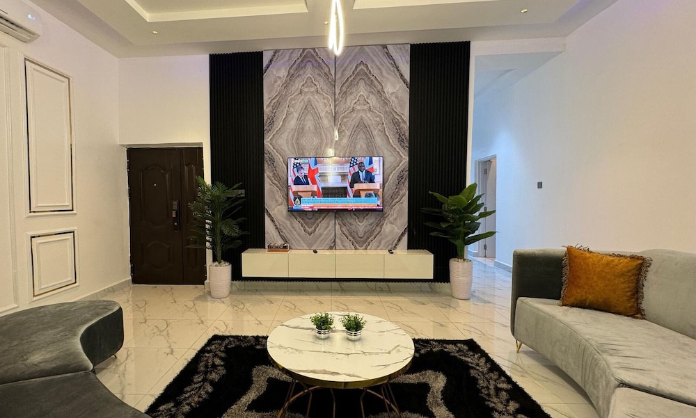 Zorah's Apartment