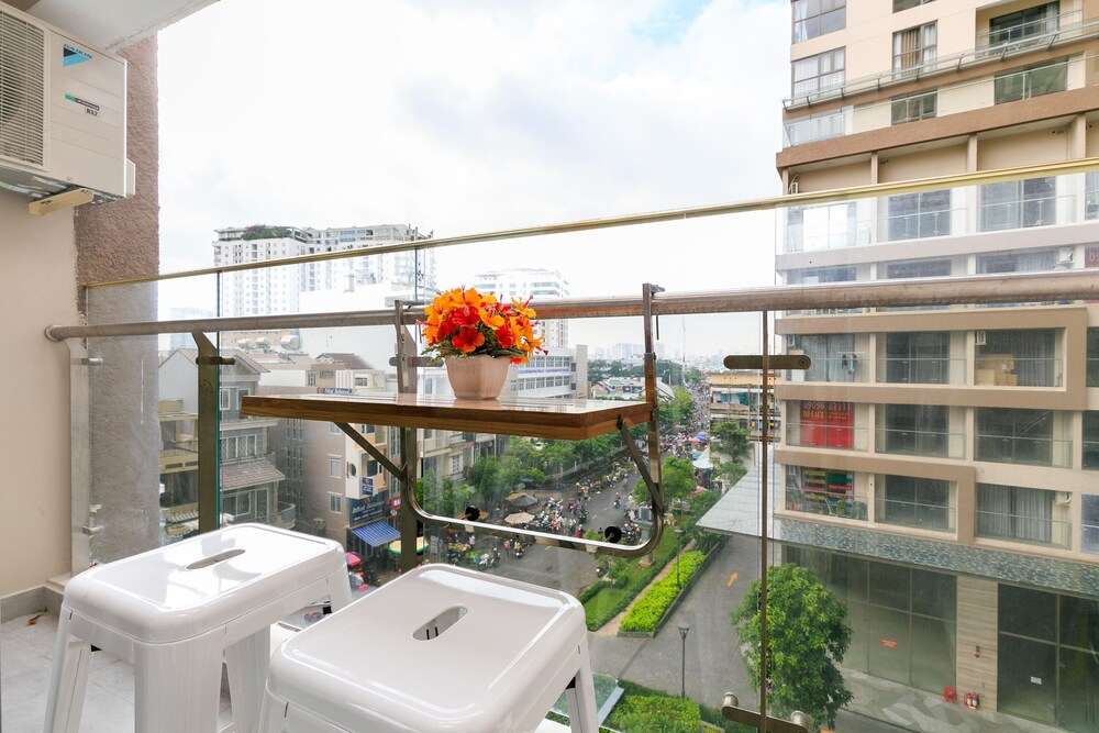 Jennifer House - Millenium Apartment