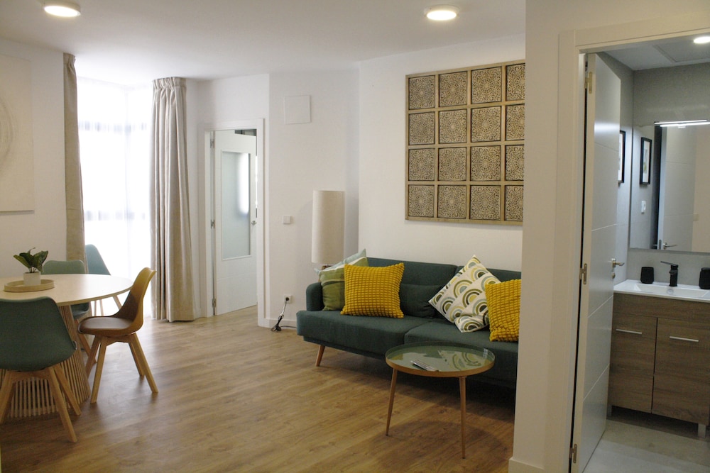 APARTAHOTEL MADRID URBAN SUITES - EDIFICIO EXCLUSIVO - 7 Apartments Boutique Full Equiped